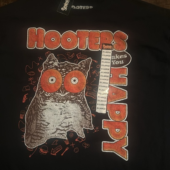 New Hooters Makes You Happy Unisex Ts - Picture 2 of 2